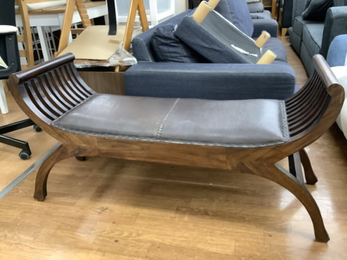 カルティニベンチのアジアン家具