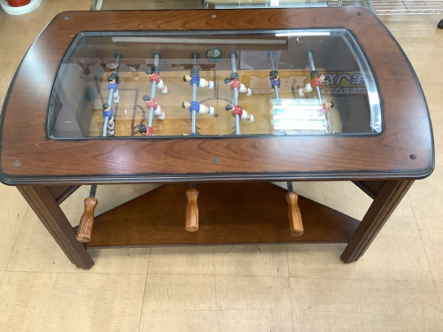 家具のテーブル