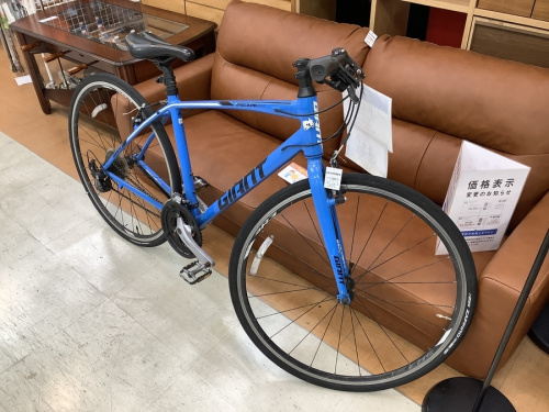 スポーツ用品のクロスバイク　自転車