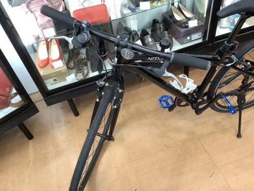 自転車　クロスバイクのNESTO（ネスト）