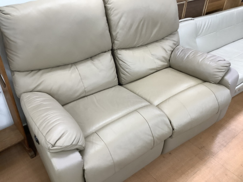 電動リクライニングソファーの2人掛けソファー