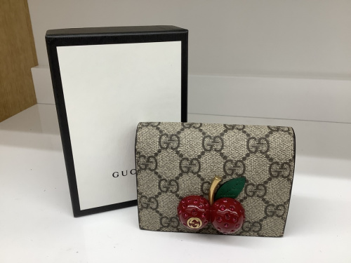 ブランド・ラグジュアリーの財布