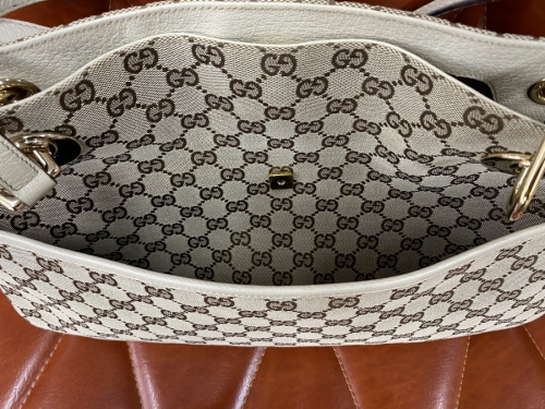 GGのハンドバッグ