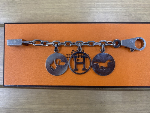 エルメスのブルロック アミュレット4