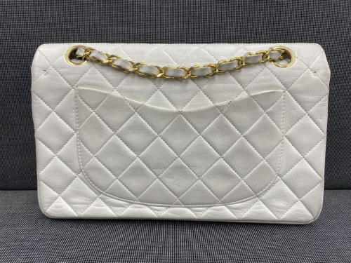 CHANELのLOUIS VUITTON