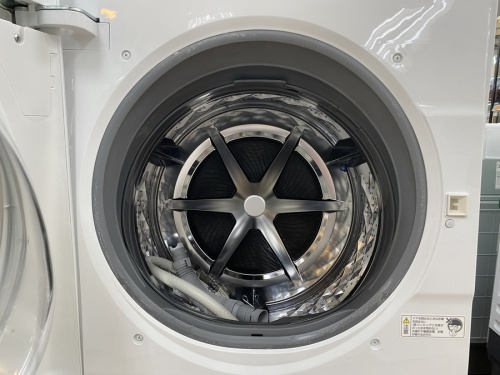 ドラム式洗濯乾燥機の生活家電