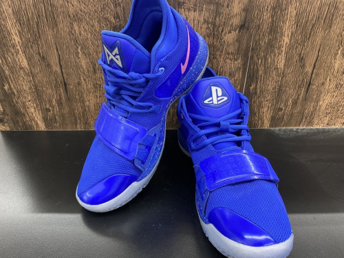 NIKEのﾌﾟﾚｲｽﾃｰｼｮﾝ