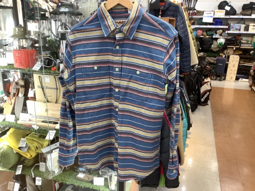 メンズファッションのシャツ