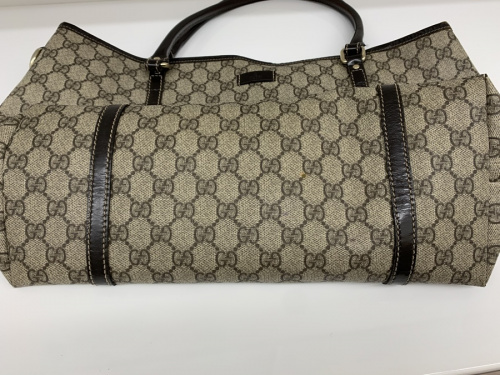 GUCCIのLOUIS VUITTON