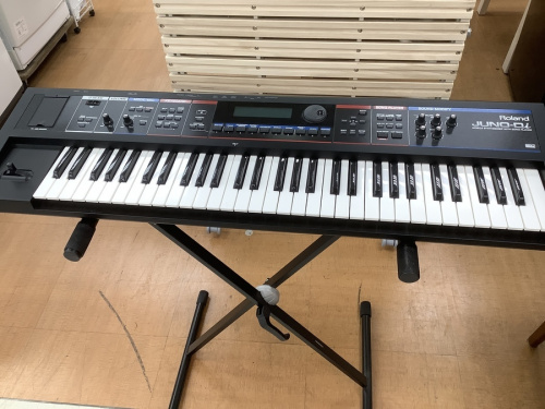楽器のROLAND