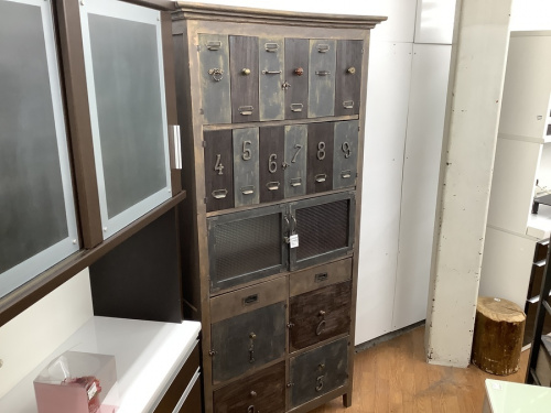 家具の収納家具