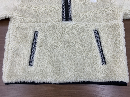 フリースジャケットのNA72035