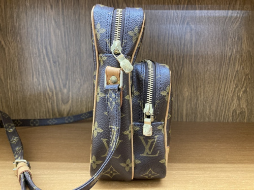 ショルダーバッグのアマゾン