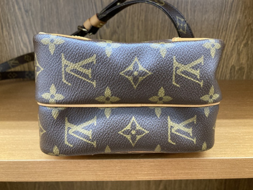 アマゾンのモノグラム