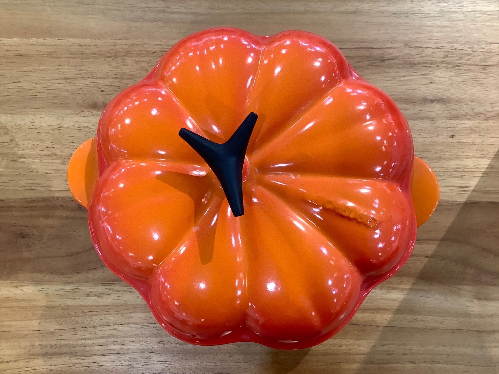 カボチャ型ホーロー鍋「ココット・パンプキン」をご紹介いたします