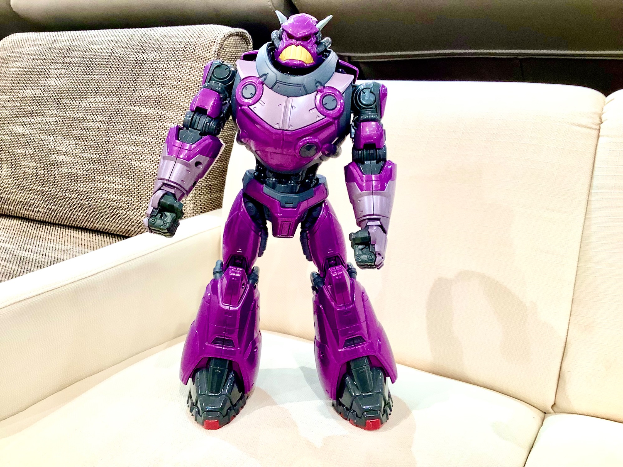 本日はトイストーリーのザークフィギュアをご紹介いたします