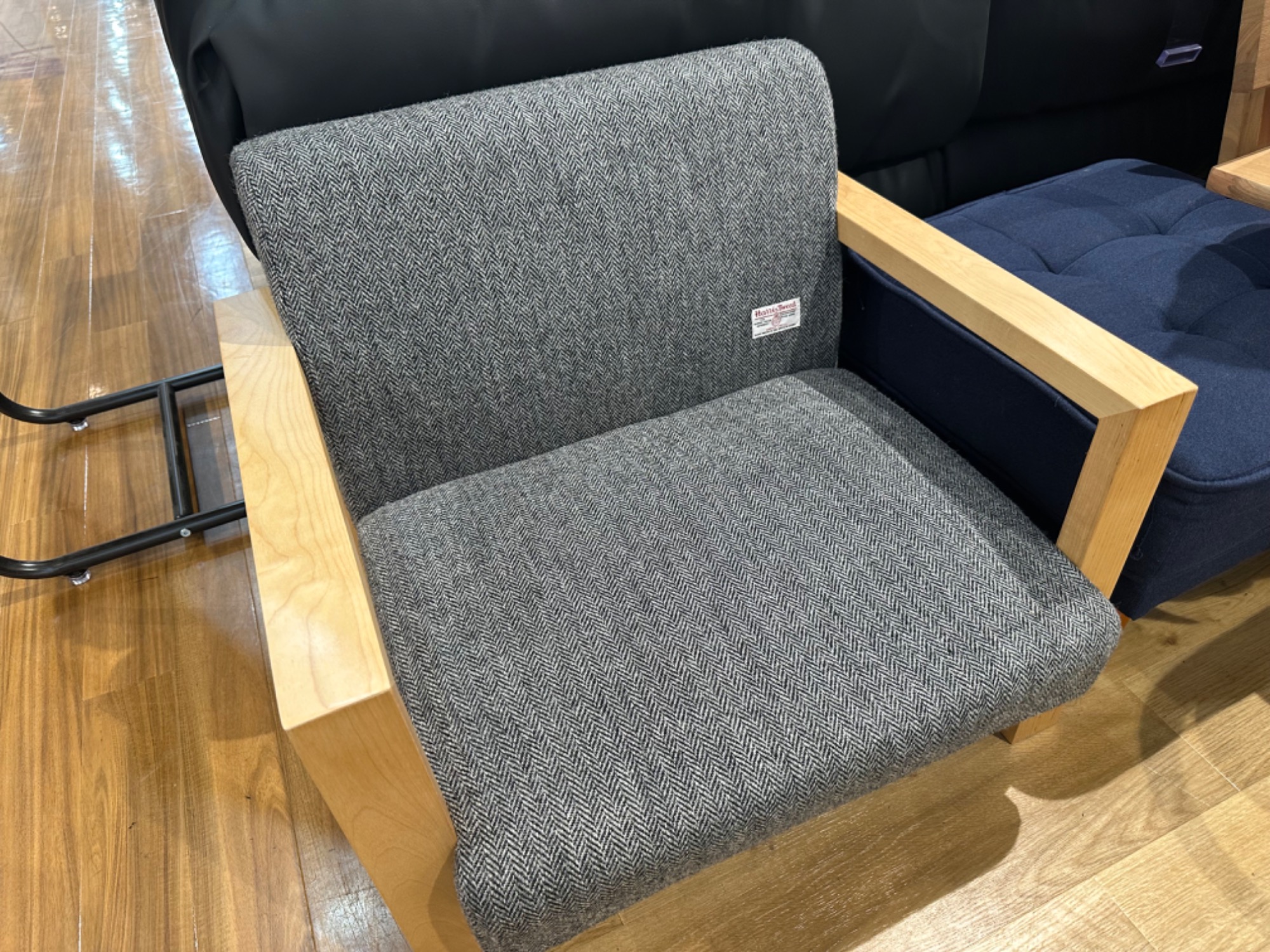 ヘリンボーン界の紳士登場!!】HARRIS TWEED(ハリスツイード)の一人掛け