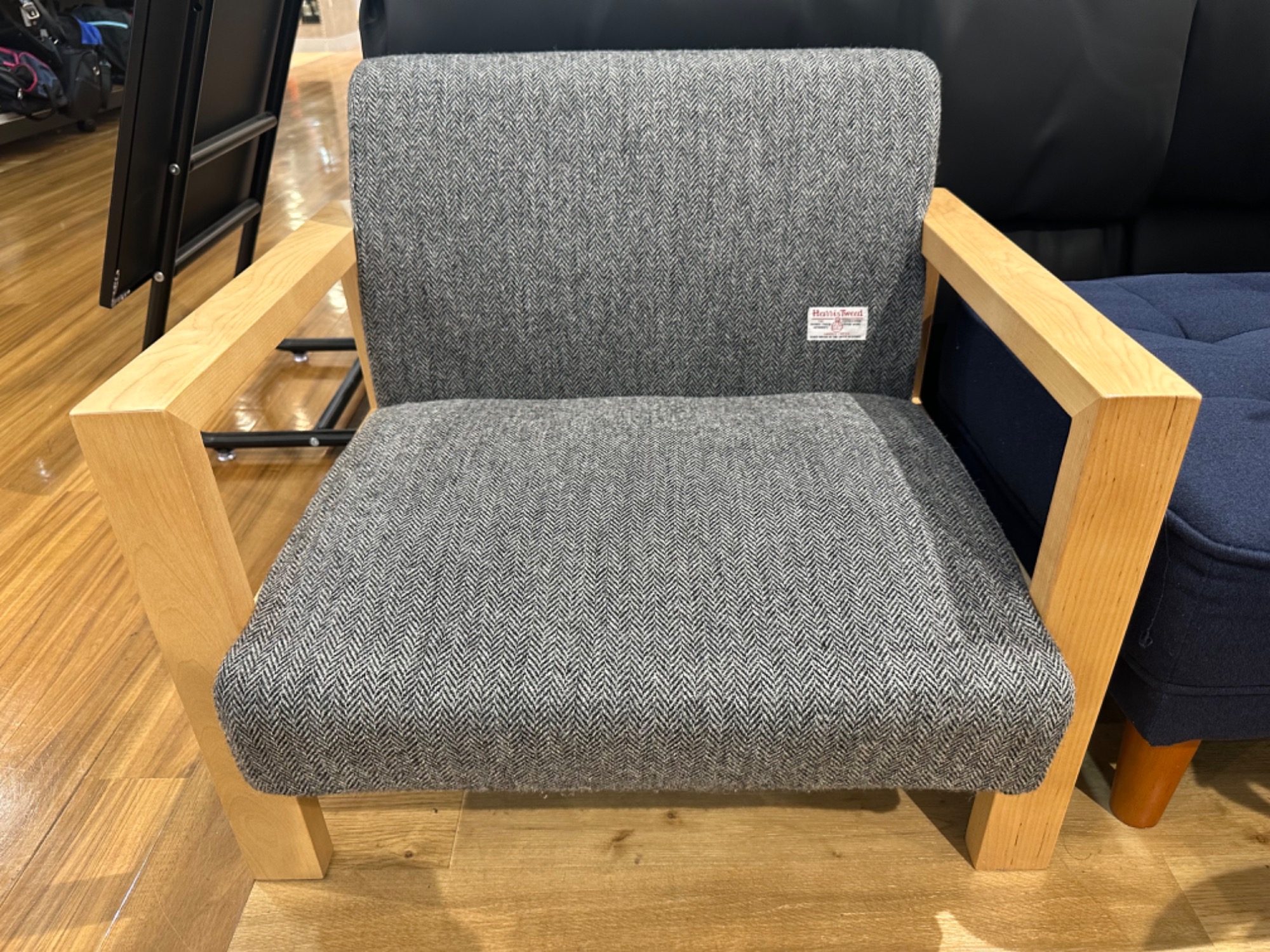 ヘリンボーン界の紳士登場!!】HARRIS TWEED(ハリスツイード)の一人掛け