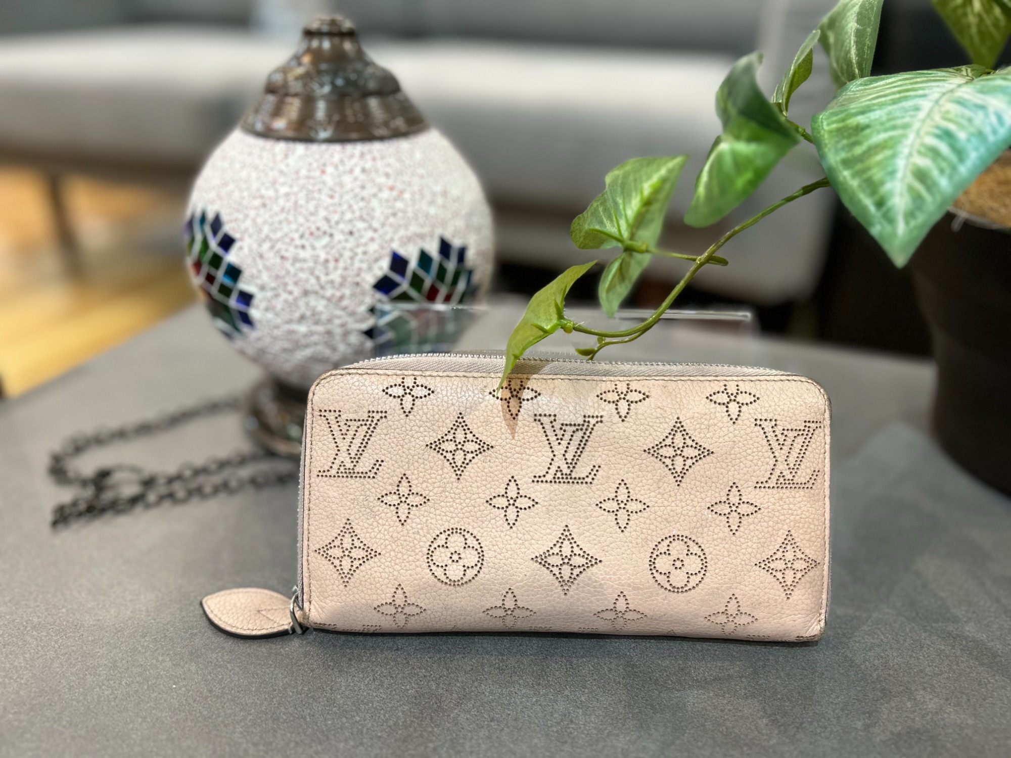 LOUIS VUITTON Mahina 長財布 LOUIS VUITTON ルイ ヴィトン ラウンドファスナー長財布