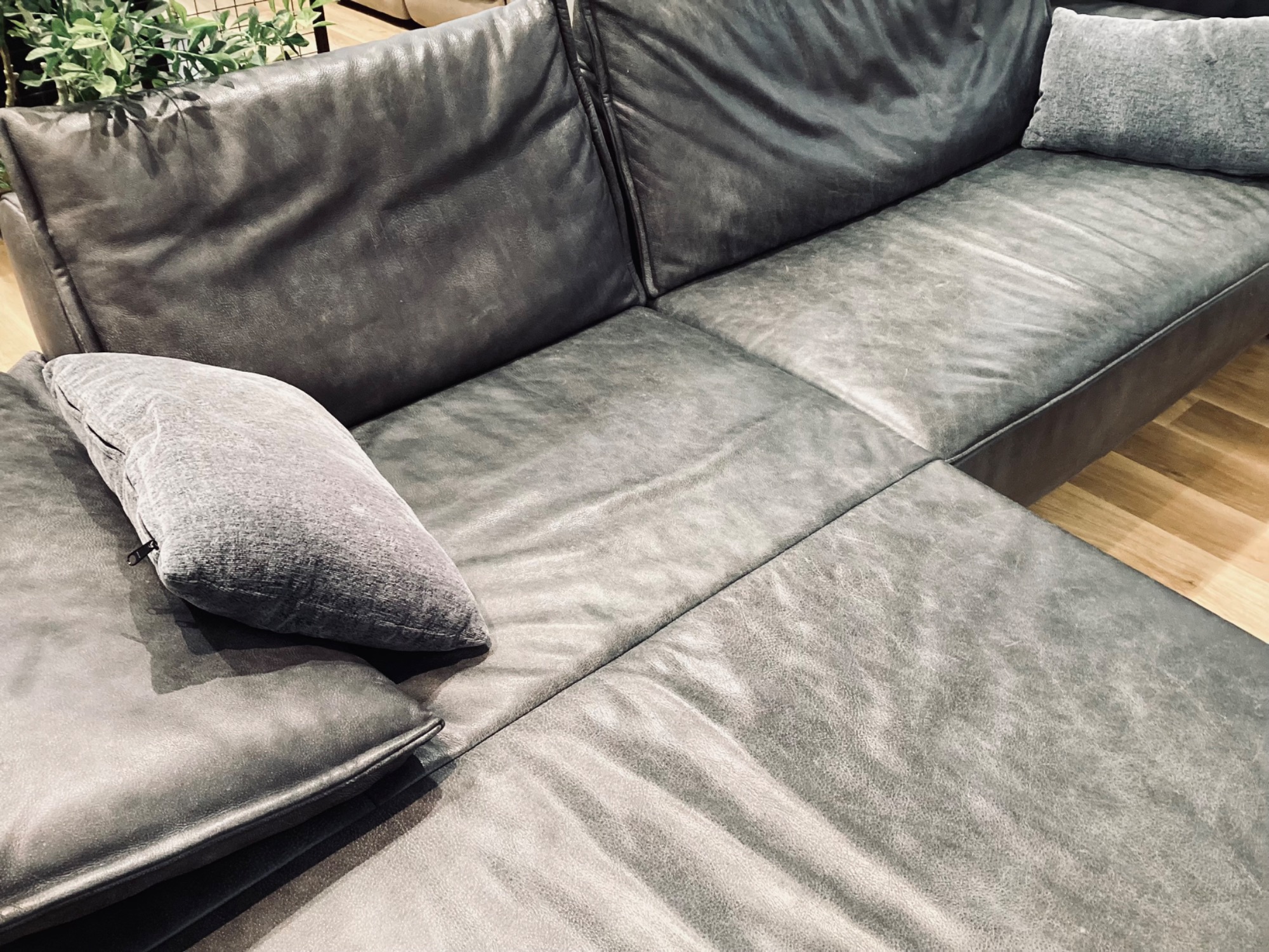 GMIK450○KOINOR / コイノール VOLTA ボルタ 2.5人掛け KOINOR（コイノール）VOLTA（ボルタ）ソファ | インハウス久永｜鹿児島