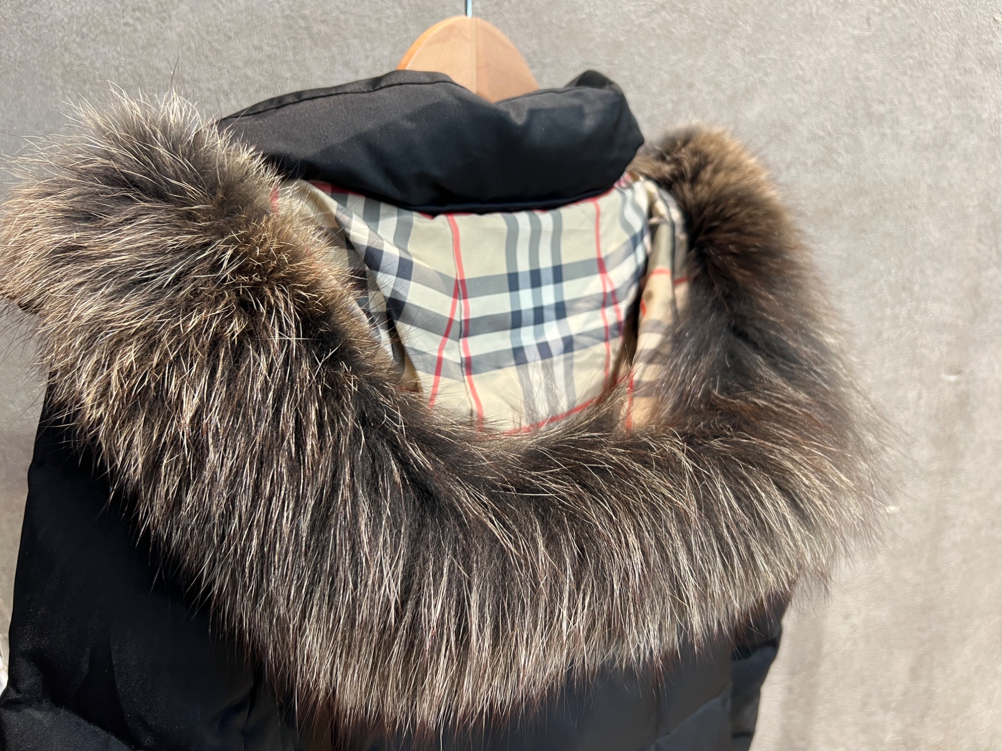 寒さにも負けない!】BURBERRY LONDONのダウンコートをご紹介！｜2025年