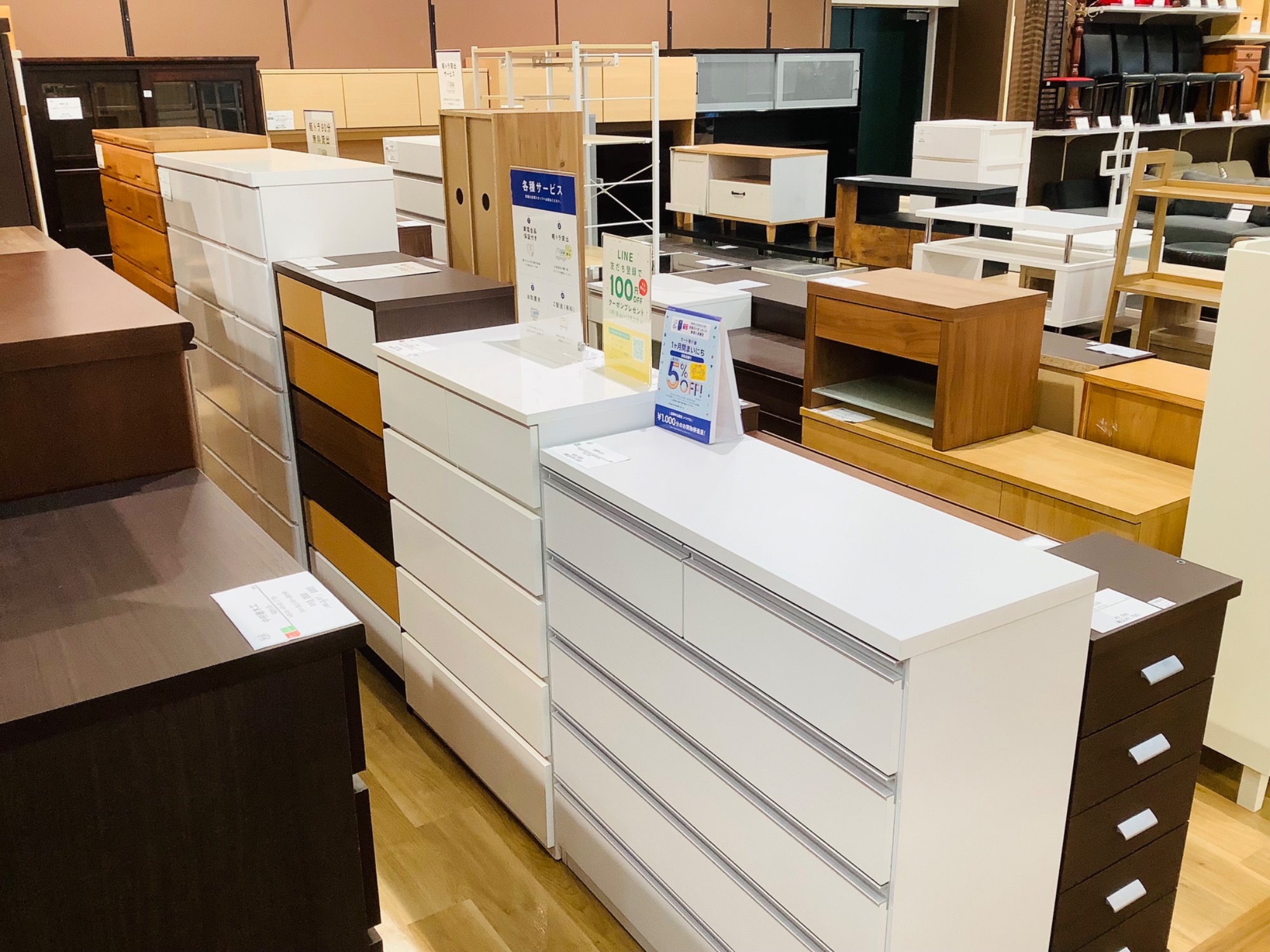 とぅん様お取り置き 日々の暮らしを豊かに】当店自慢の家具売り場をご紹介☆彡軽トラックの