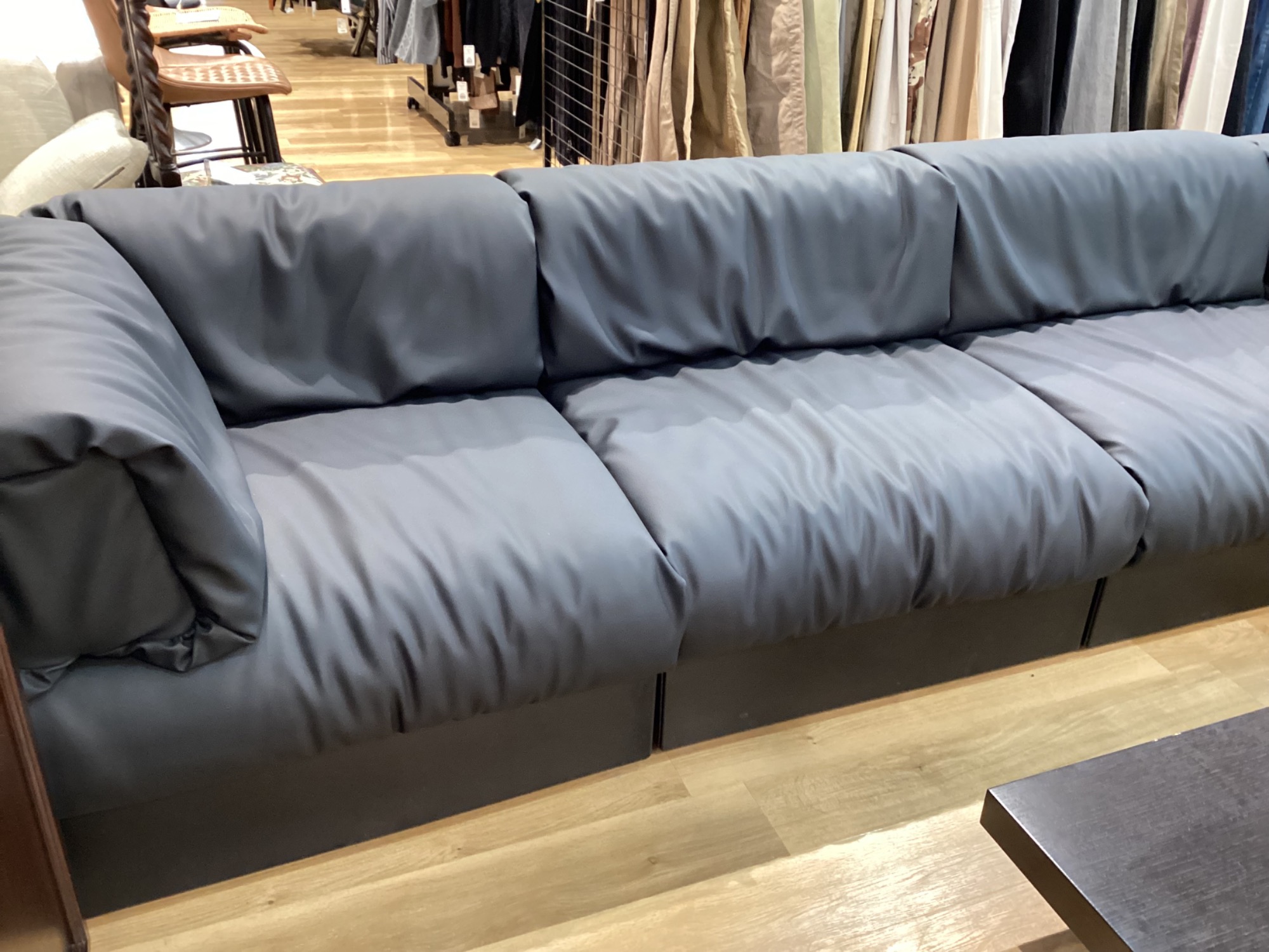 【トレファク神戸南店】★値下げました★arflex コーナーソファーです!【取りに来られる方限定】 家具を買うならトレファクで!】arflexのソファーをご紹介｜2025年12月