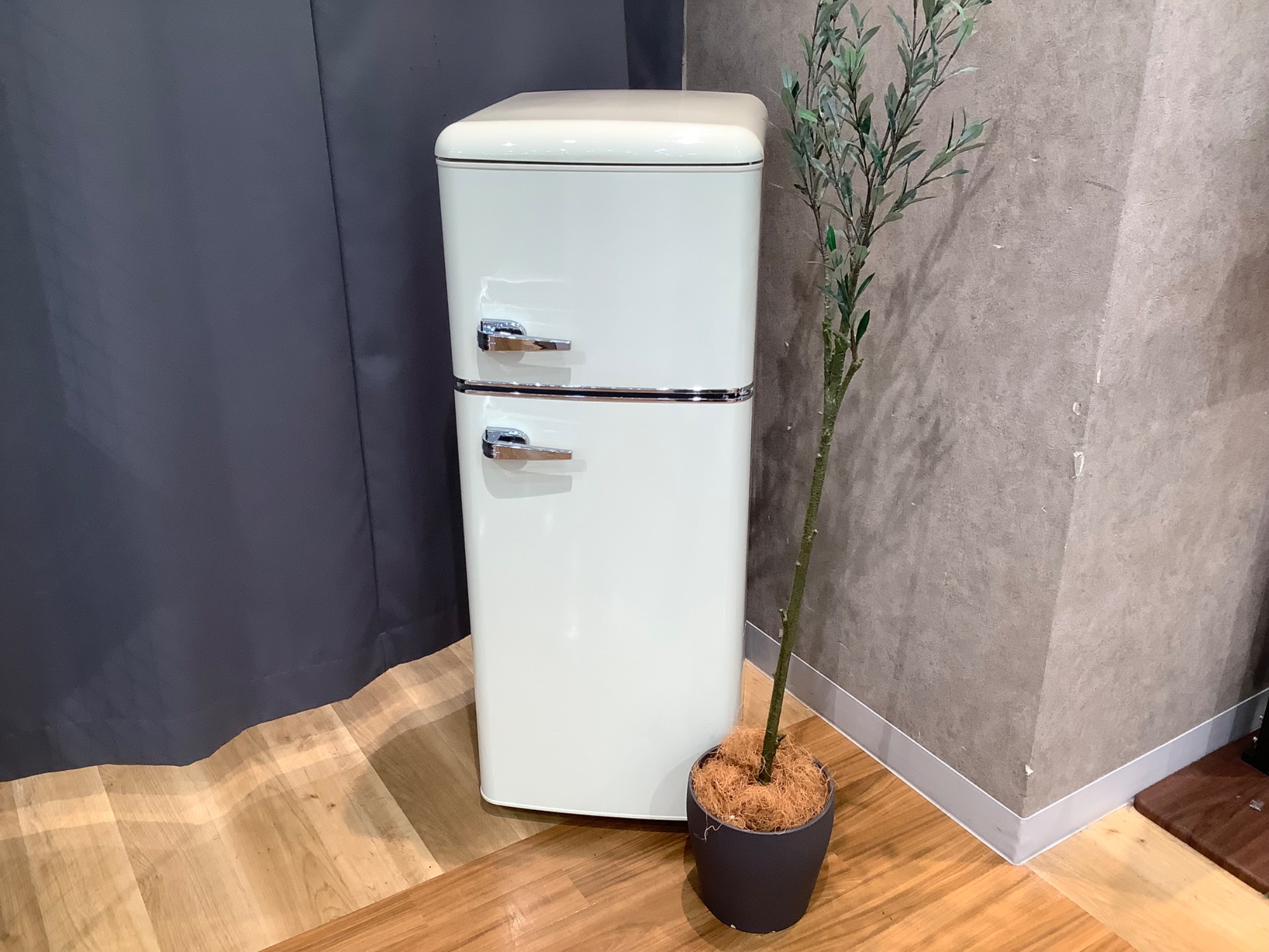 【トレファク神戸南店】yselect 2022年製 2ドア冷蔵庫です‼︎【取りに来られる方限定】 レトロ好きな方へ！！】オーヤマの2ドア冷蔵庫をご紹介します☆彡