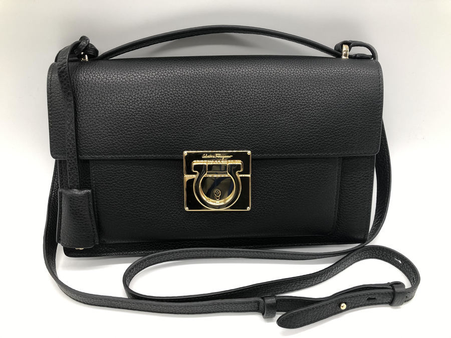 頑張った一年のごほうびにっ!!】Salvatore Ferragamo