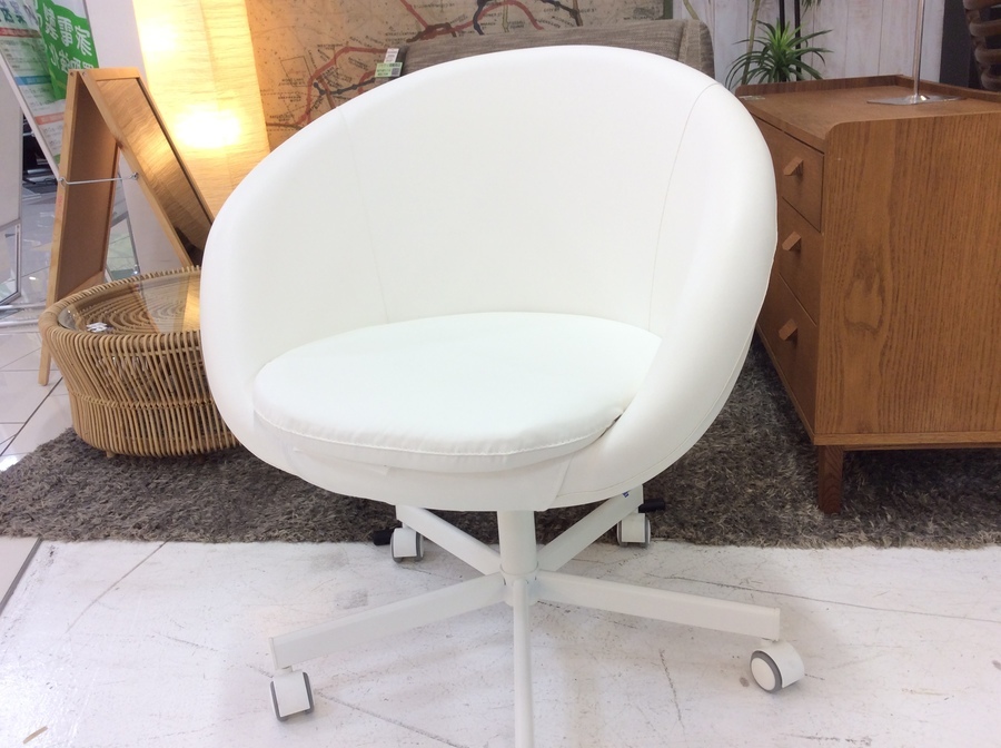 【IKEA】送料8600円込：SKRUVSTAスクルーヴスタ　回転チェア 白 IKEA】送料8600円込：SKRUVSTAスクルーヴスタ 回転チェア 白