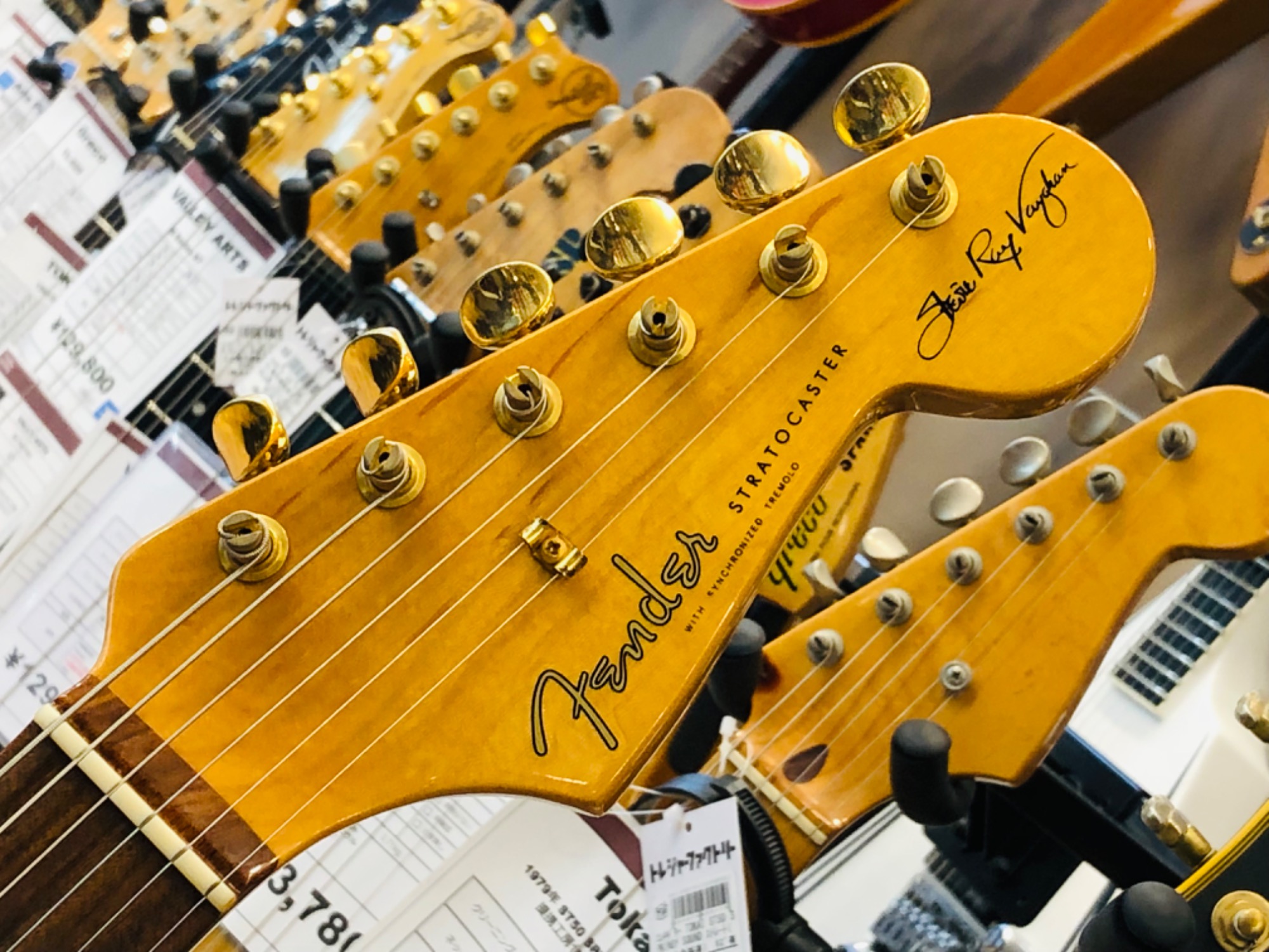 希少】フェンダー ストラト ミニチュア ギター SRV レイヴォーン