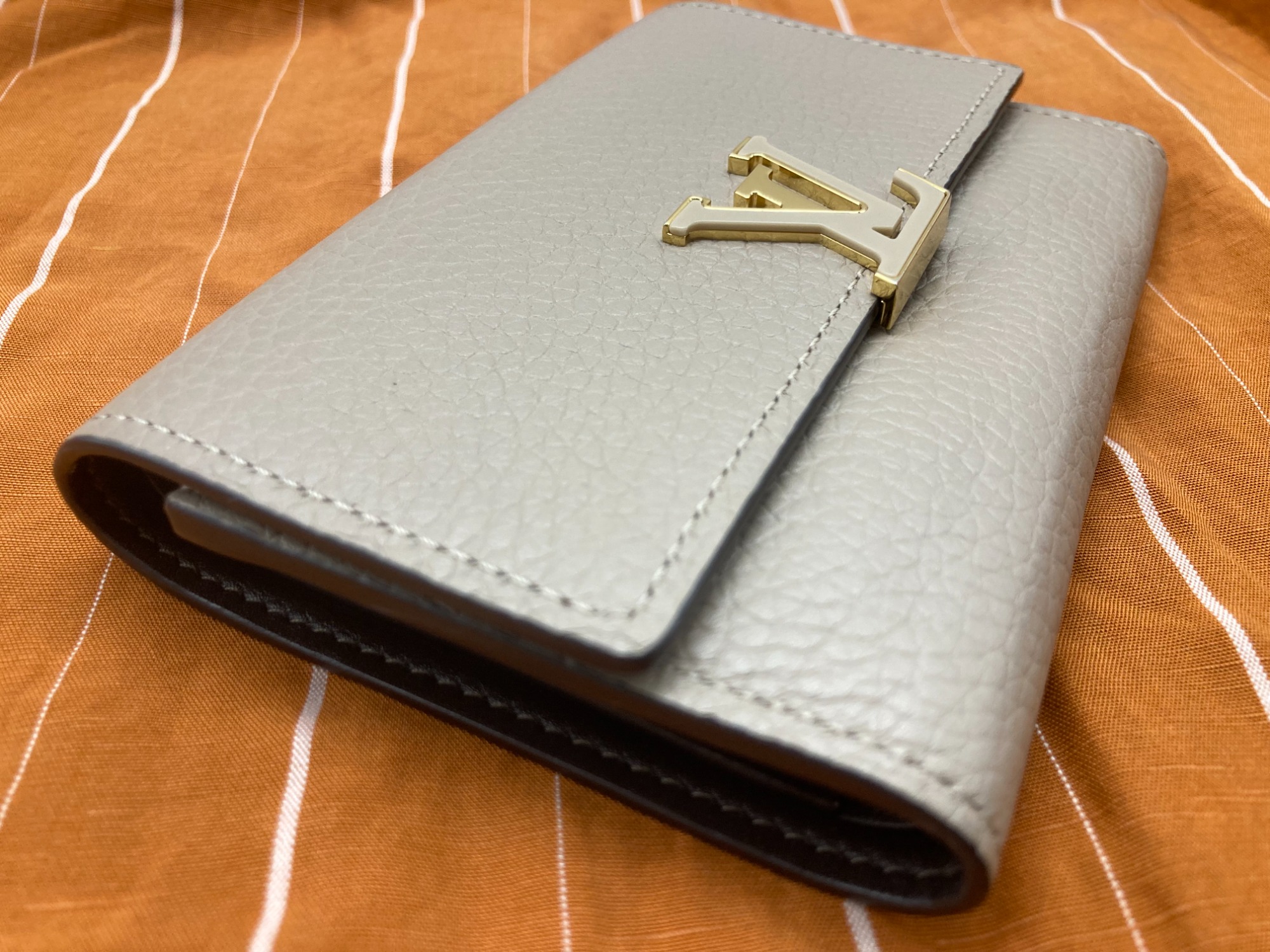 Louis Vuitton ポルトフォイユ・カプシーヌ コンパクト LOUIS VUITTON(ルイヴィトン)の「ポルトフォイユ・カプシーヌ