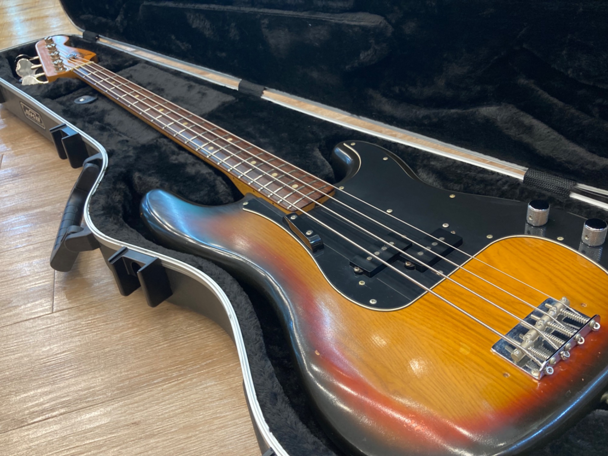 ヴィンテージ】FENDER Precision Bass 1976年製のご紹介!【楽器 ヴィンテージ】FENDER Precision Bass 1976年製のご紹介!【楽器