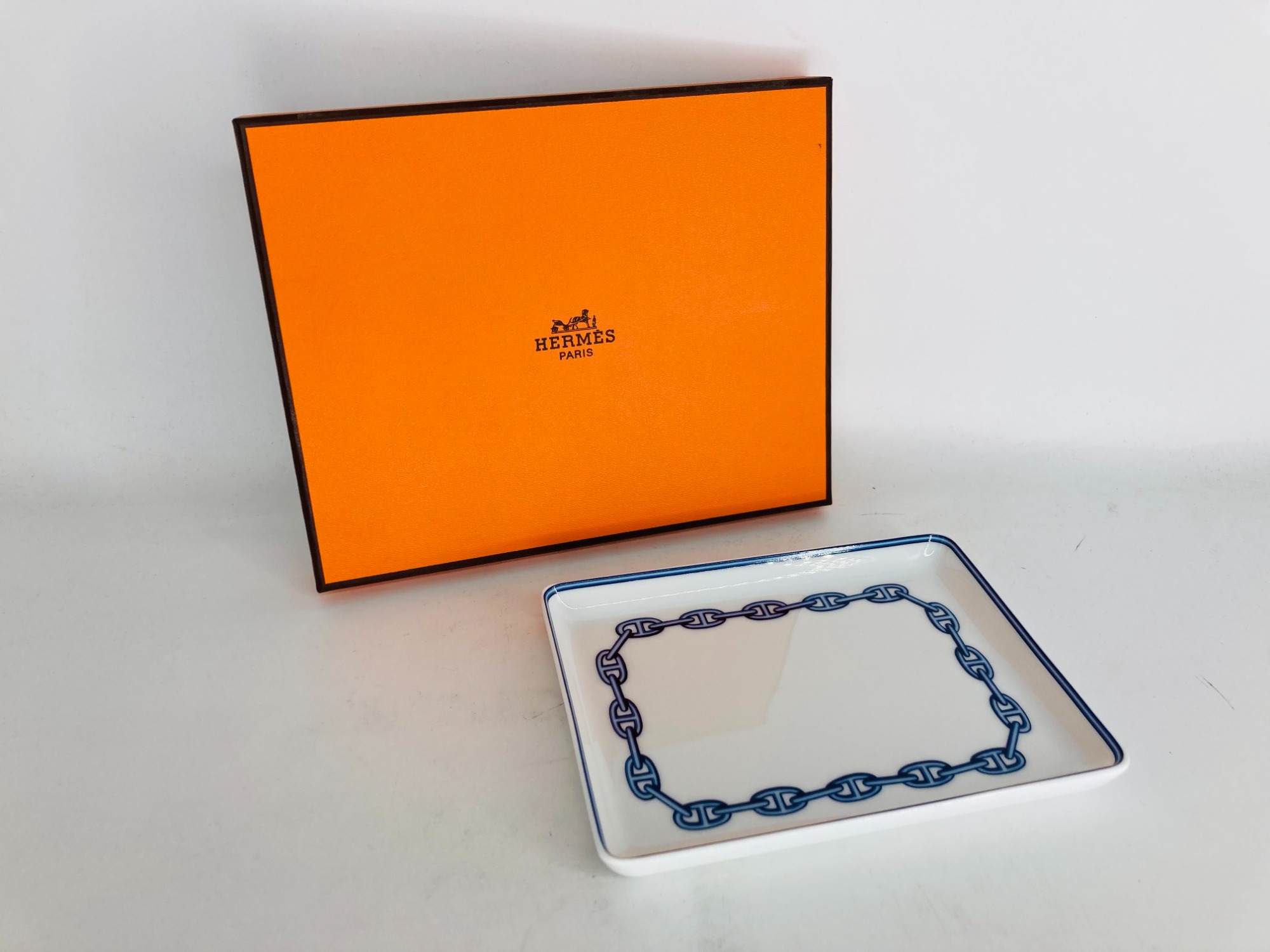 HERMES シェーヌダンクル　スクエアプレート　プレート HERMES シェーヌダンクル スクエアプレート が買取入荷いたし