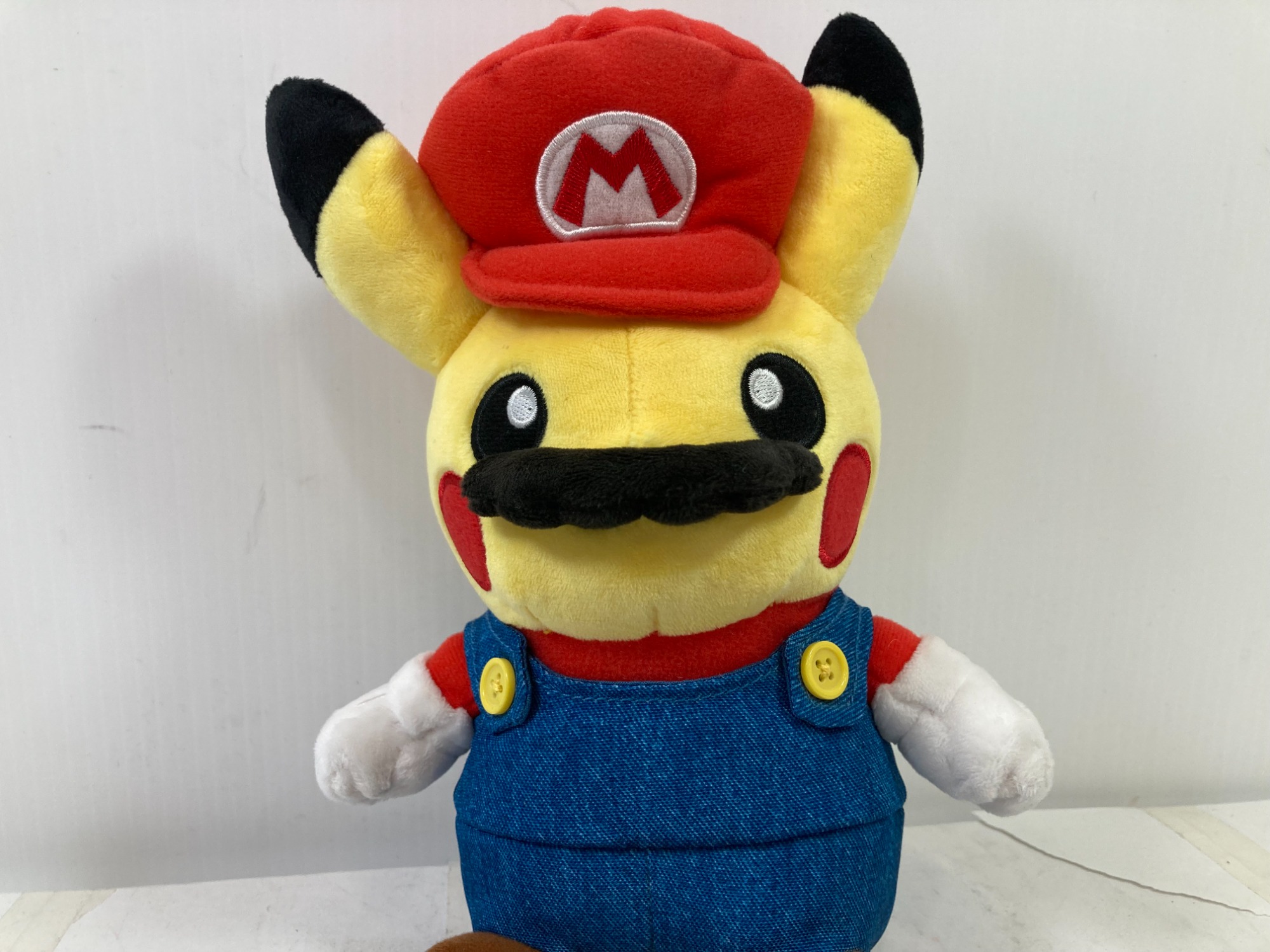 マリオピカチュウ ぬいぐるみキーホルダー マリオピカチュウ ぬいぐるみ - メルカリ