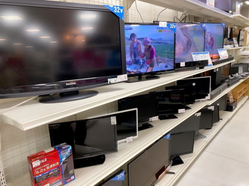 駅近】2018年製 SHARPの32インチ液晶テレビ【トレジャーファクトリー