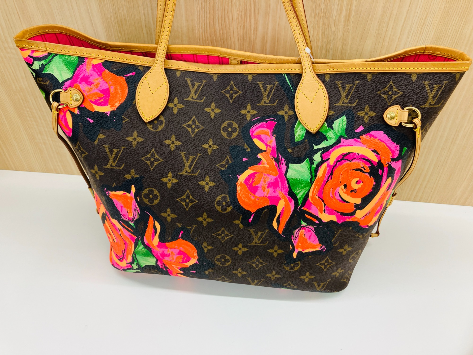 LOUIS VUITTON(ルイヴィトン)のトートバッグ”モノグラムローズ”が入荷