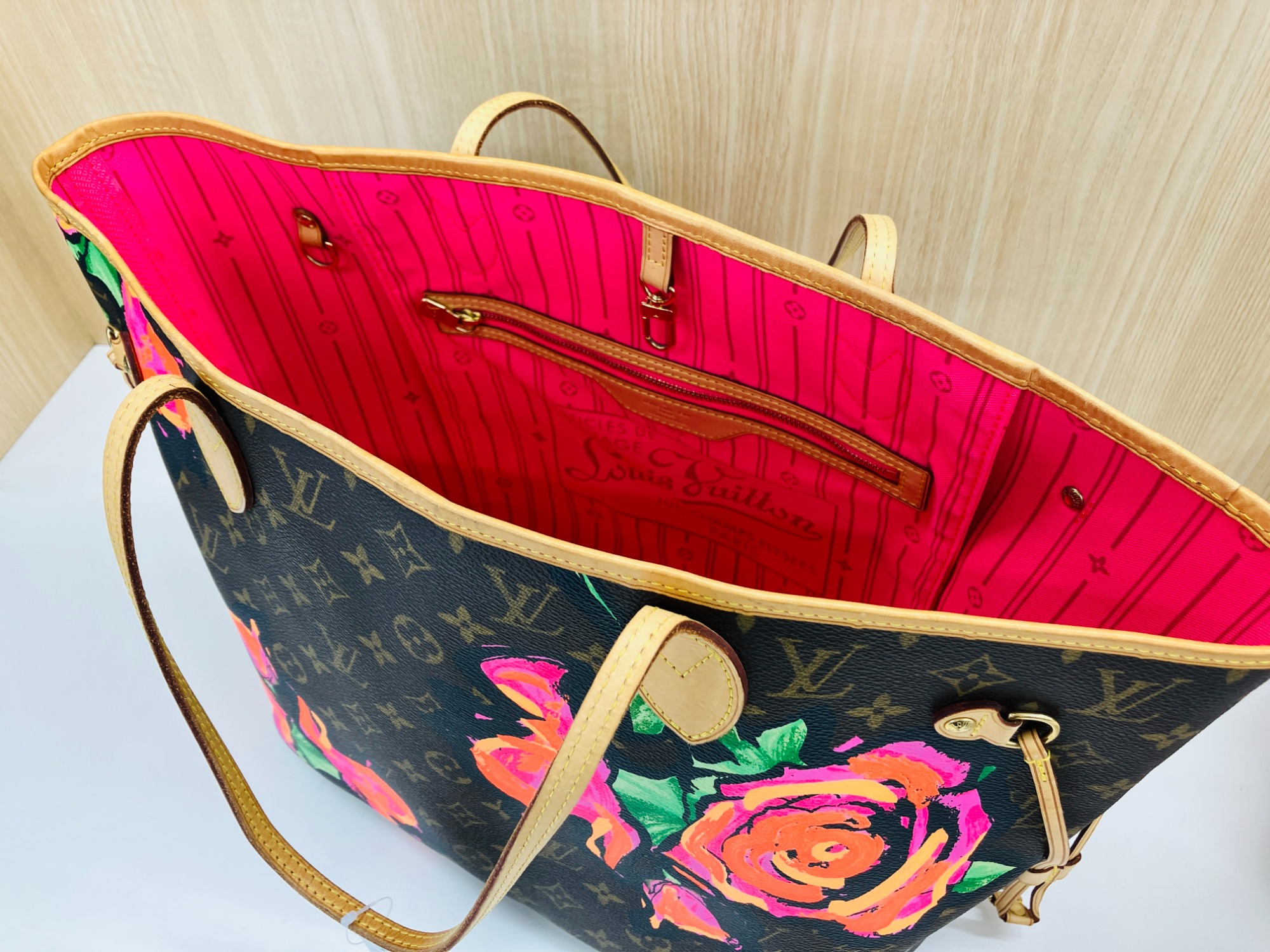 LOUIS VUITTON(ルイヴィトン)のトートバッグ”モノグラムローズ”が入荷