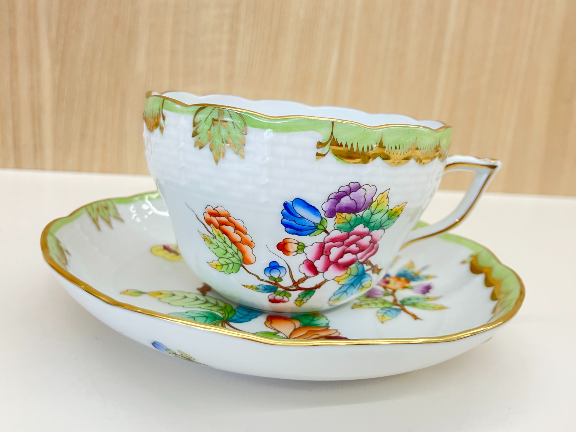 HEREND(ヘレンド)のカップ&ソーサーが入荷しました！｜2025年12月23日