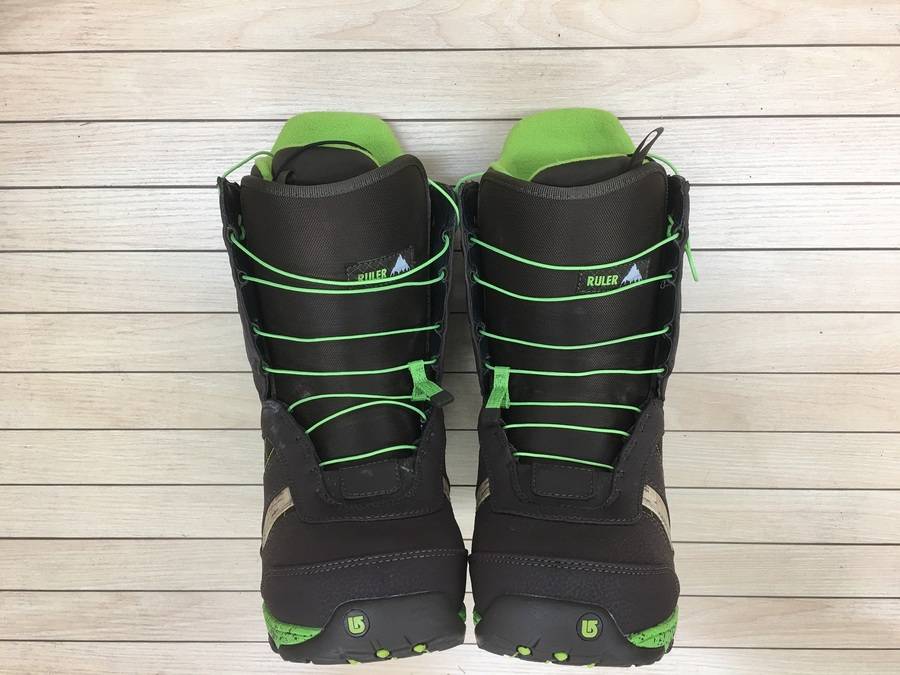最終値下げ　Burton スノーボード 2010年モデル　※ブーツセット ｽﾉﾎﾞﾌﾞｰﾂBURTON RULER 2010ﾓﾃﾞﾙ !! 買取入荷！！【北越谷店