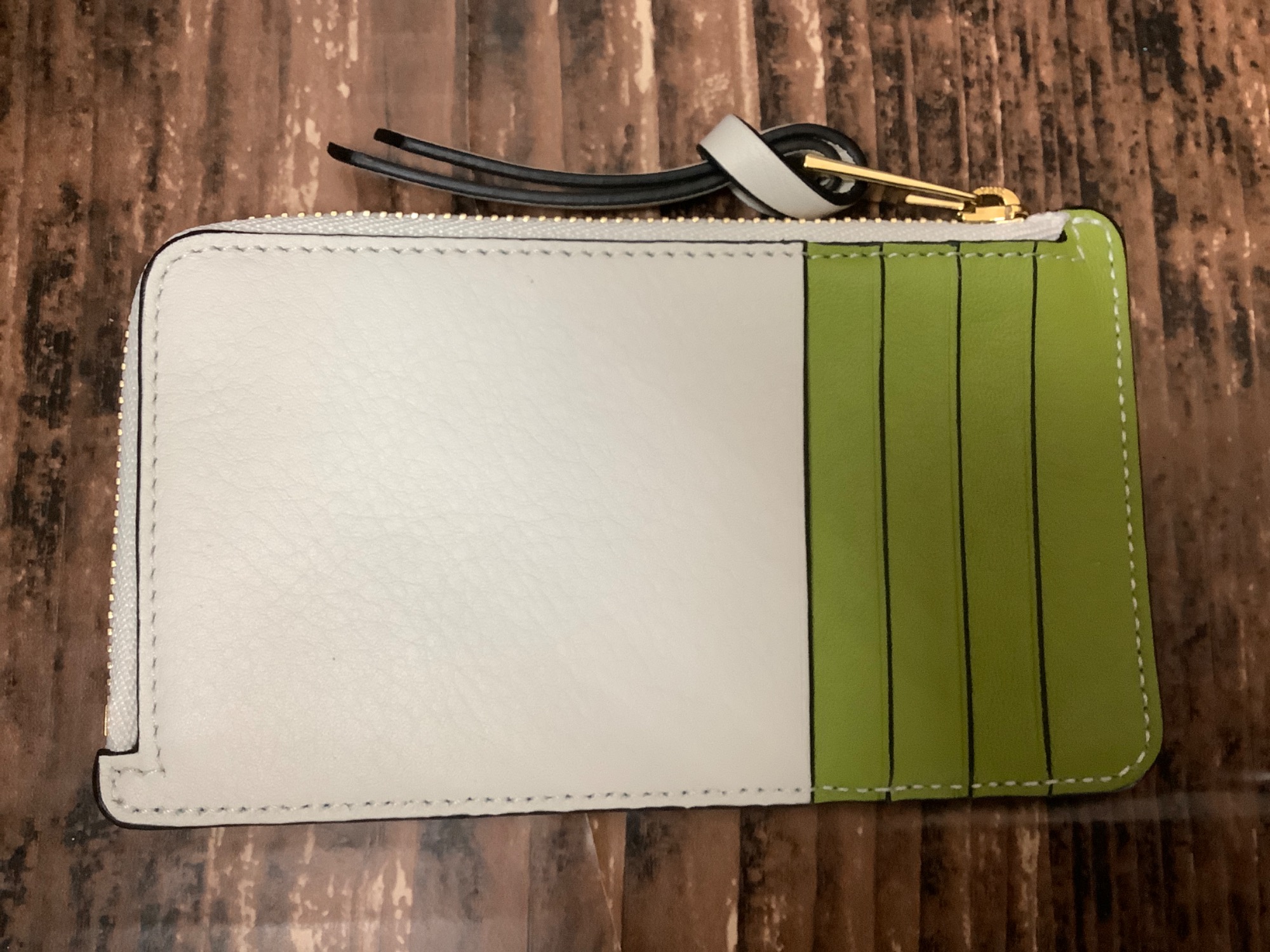 【トレファク松原店】LOEWE（ロエベ）ケースのご紹介です トレファク松原店】LOEWE（ロエベ）コインケースのご紹介です