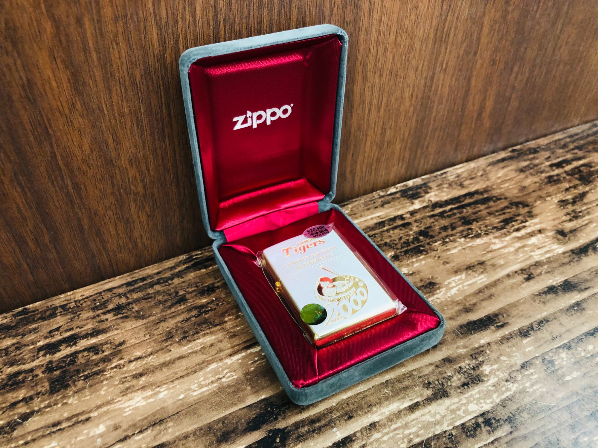 阪神タイガース (ハンシンタイガース) ZIPPO 金本知憲2000本安打達成記念モデル USA製｜トレファクONLINE