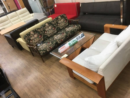 ガラステーブルの北越谷