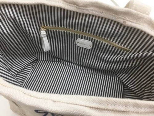 バッグのトートバッグ