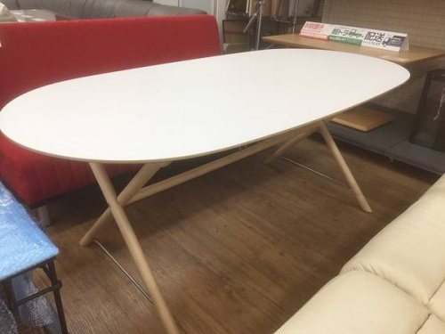 家具・インテリアのテーブル