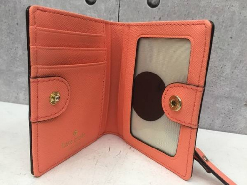 KATE SPADEの2つ折り財布