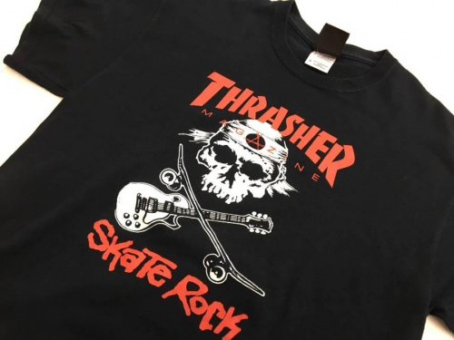 ストリートのTシャツ