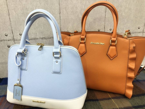 カジュアルバッグのSamantha Thavasa