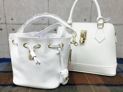 Samantha Vegaのバッグ