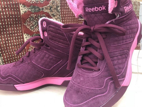 スニーカーのコンバース（CONVERSE）